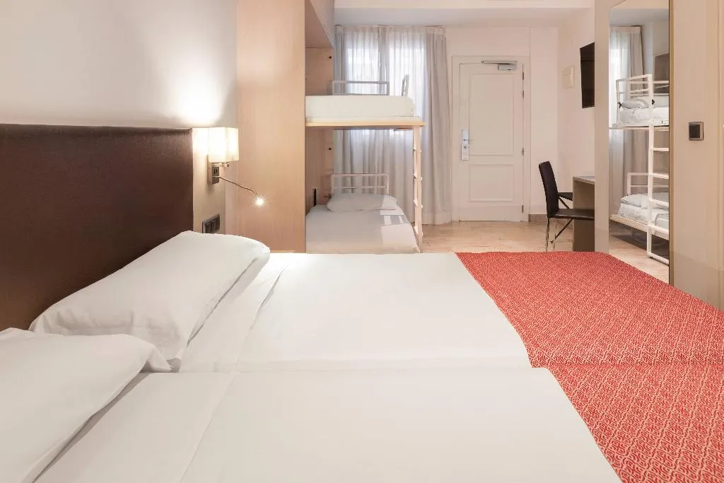 FAMILY ROOM STANDARD Room, Catalonia Hispalis, Seville