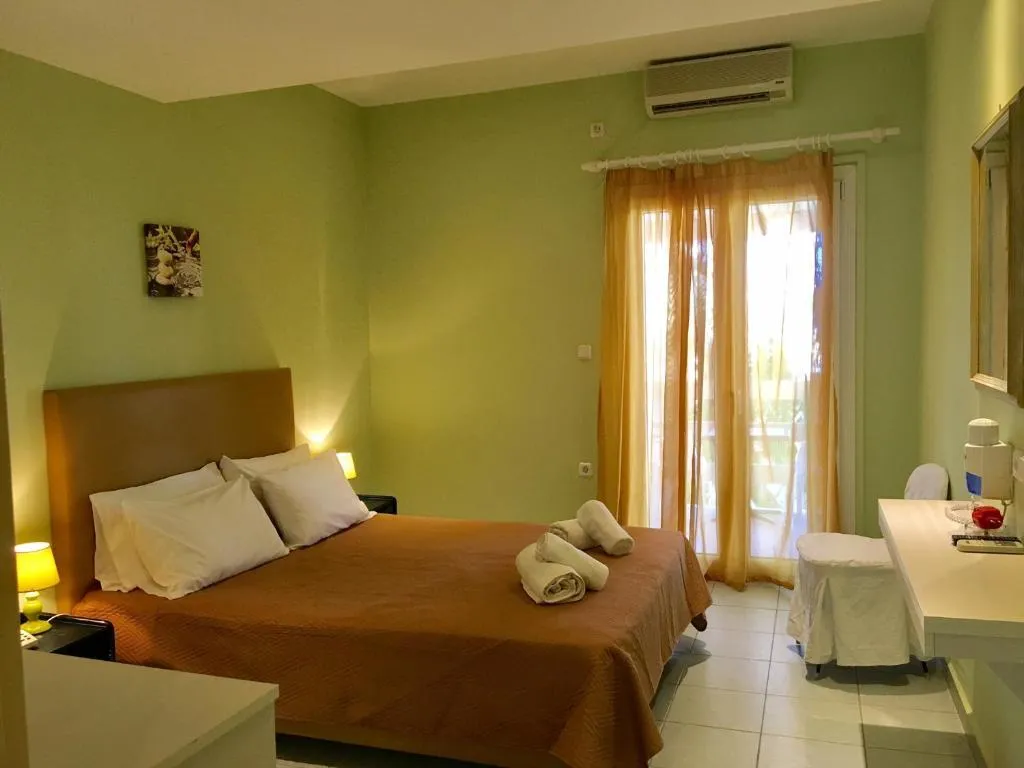 TRIPLE CLASSIC Room, Venus Beach Hotel, Athens