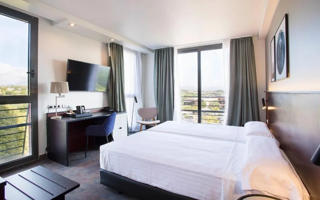DOUBLE SUPERIOR Room, Dolce By Wyndham Barcelona Resort, Barcelona