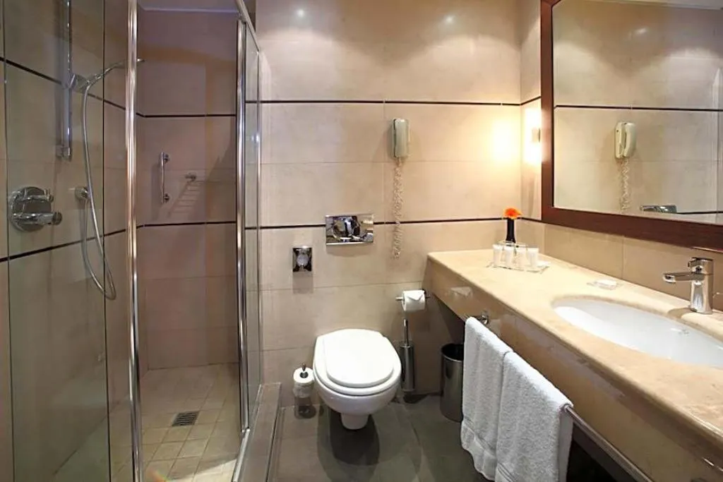 TRIPLE DELUXE Room, Starhotels Ritz, Milan