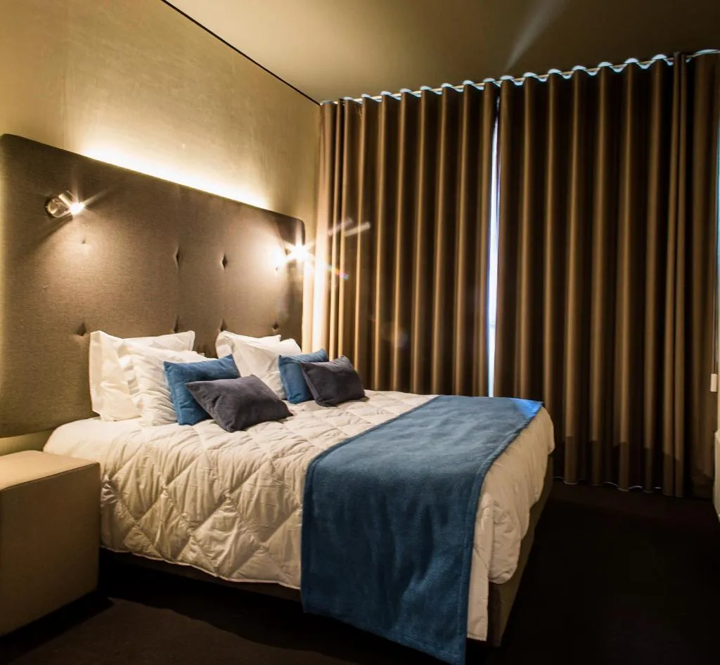 Double or Twin DELUXE SEA VIEW Room, Vilar Oporto Hotel, Porto