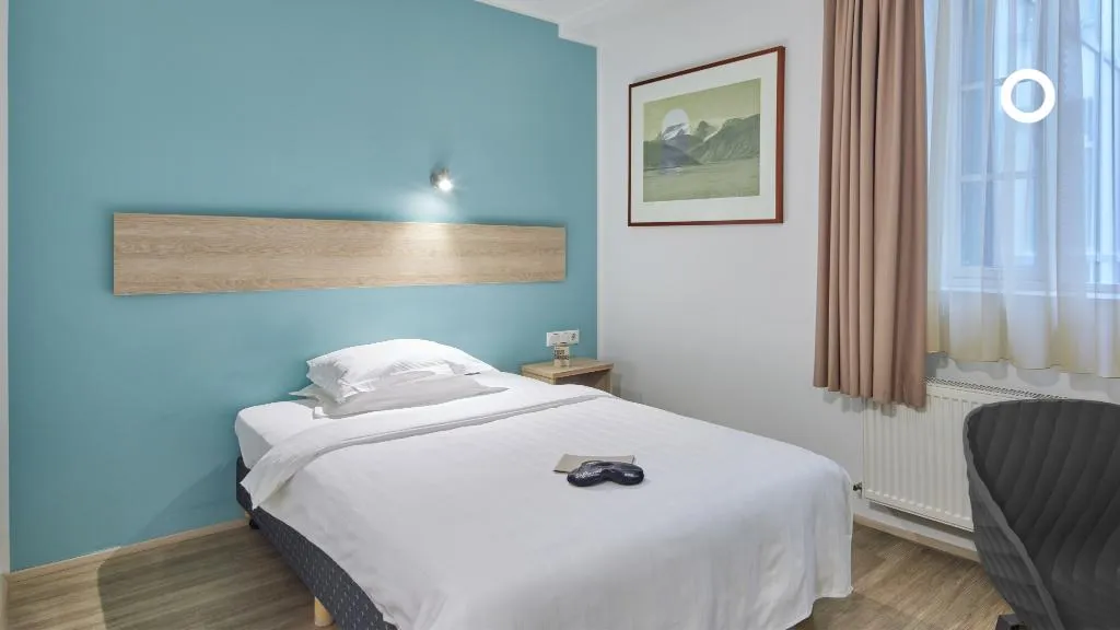 SINGLE STANDARD Room, Center Hotels Plaza, Reykjavik