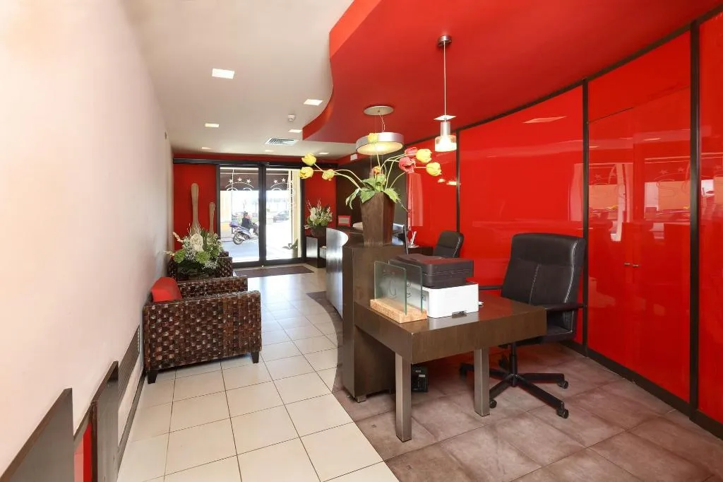 Lobby, San Giovanni, Taormina
