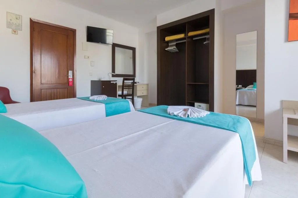 Room, Orosol, Ibiza
