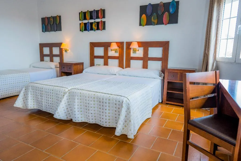 TRIPLE STANDARD Room, Los Veneros, Seville