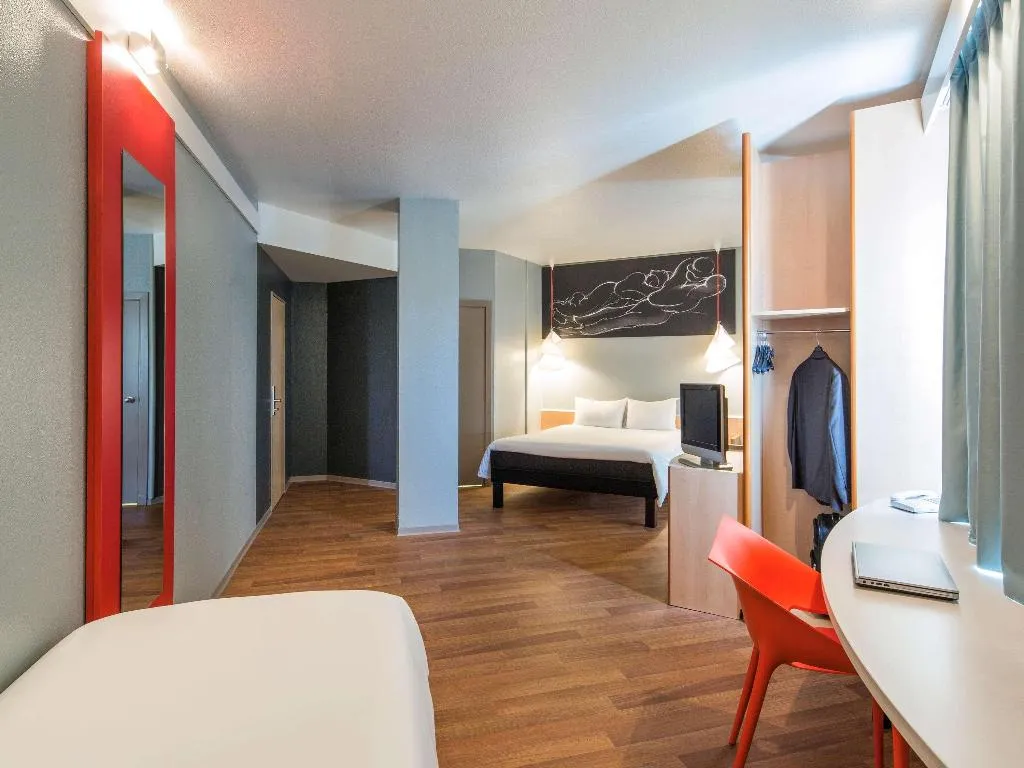 DOUBLE PREMIUM Room, Ibis Sevilla, Seville