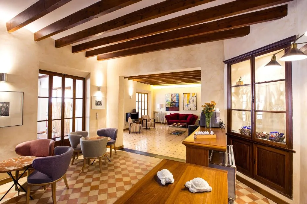 Lobby, D'Es Puig, Majorca