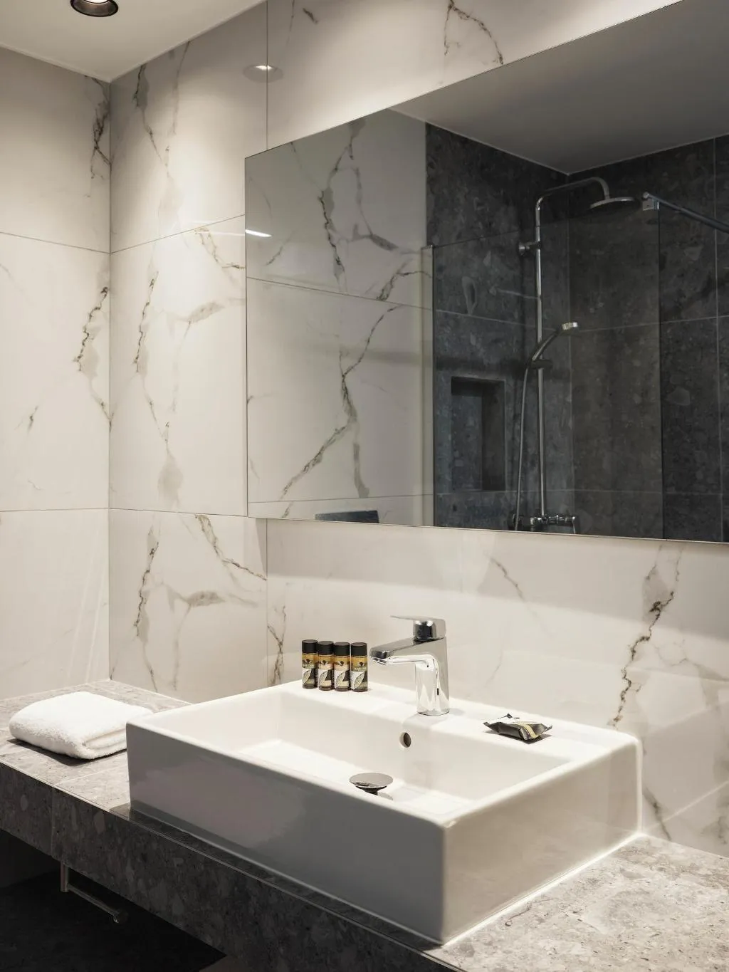 TWIN SUPERIOR CITY VIEW Room, Candia Hotel, Athens