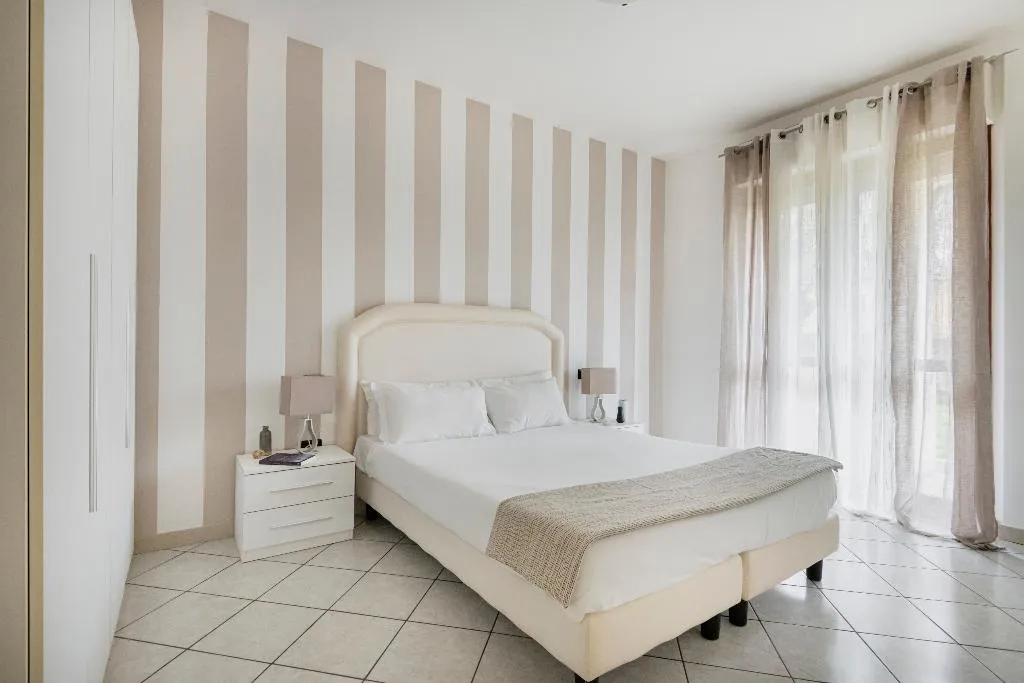 APARTMENT PREMIER QUEEN BED Room, HQ Aparthotel Milano Inn – Smart Suites, Milan