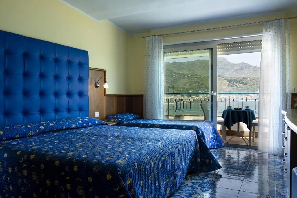 SINGLE SEA VIEW WITH BALCONY Room, Panoramic, Catania