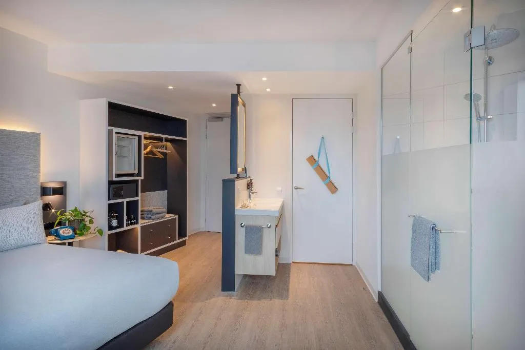 DOUBLE KING SIZE BED Room, Innside by Meliá Amsterdam, Amsterdam