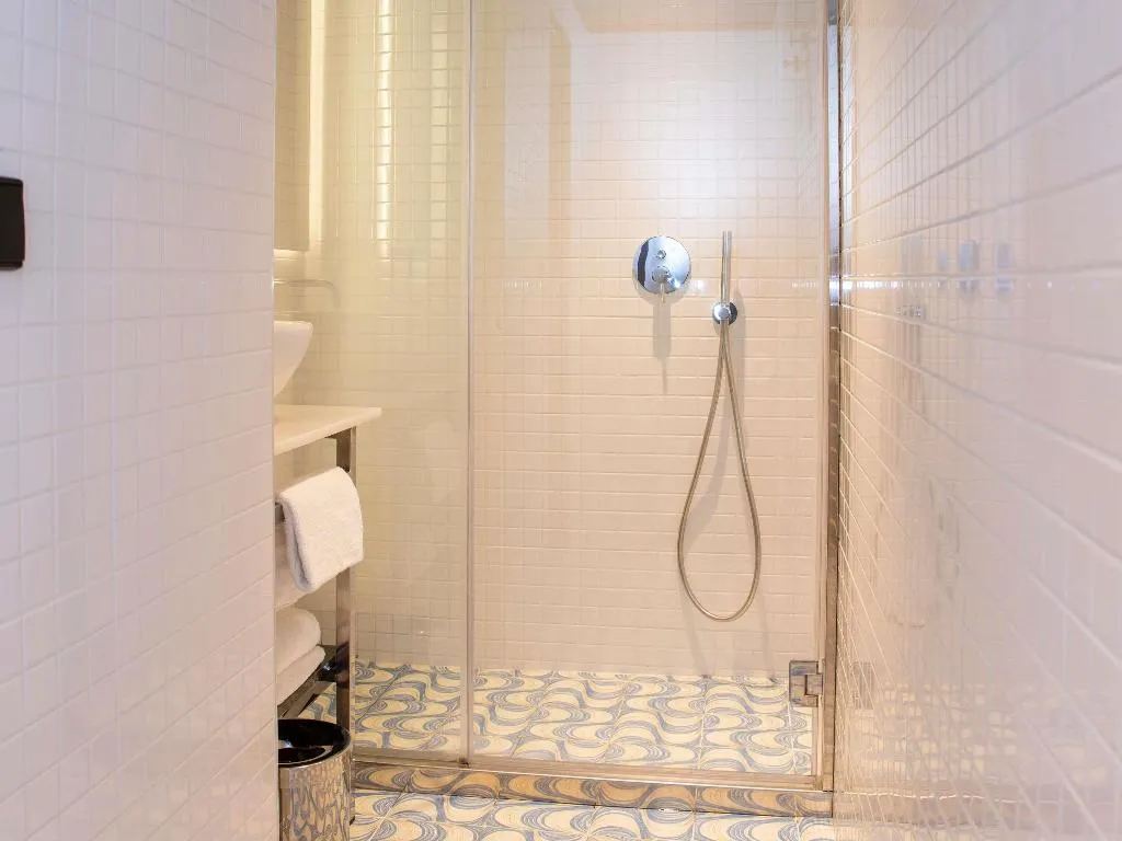 DOUBLE DELUXE Room, Mama Shelter Lisboa, Lisbon