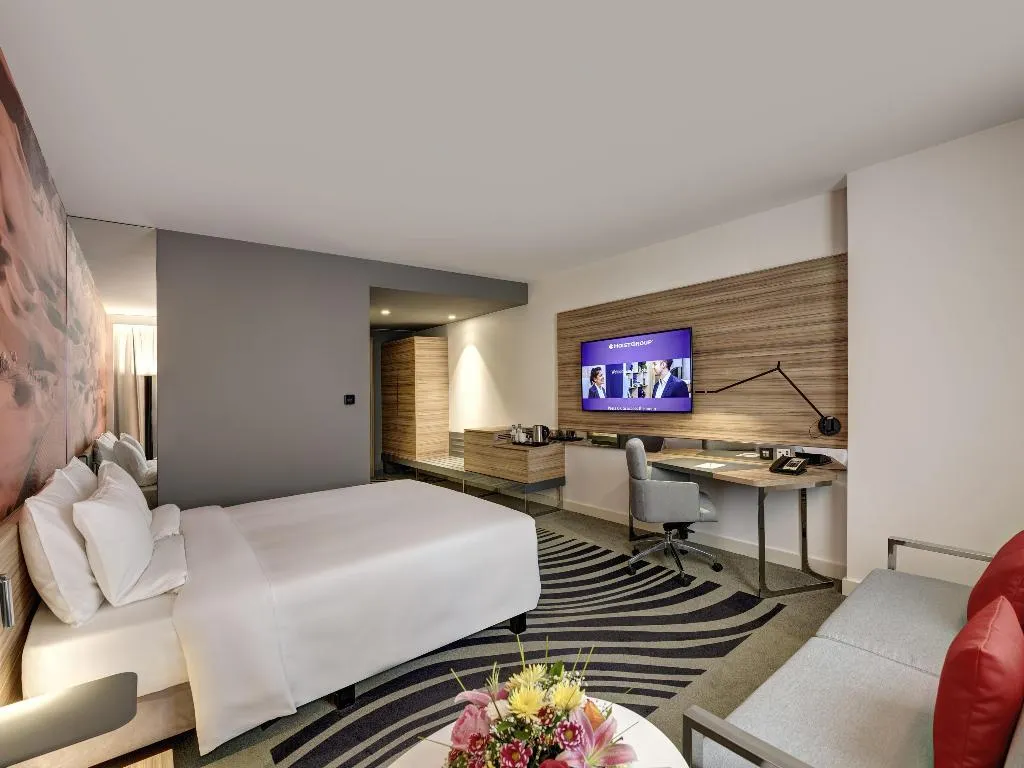 Room, Novotel Sharjah Expo Centre, Dubai