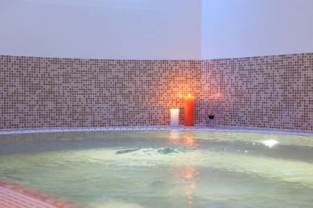 Sports and Entertainment, Portici - Romantik & Wellness, Milan