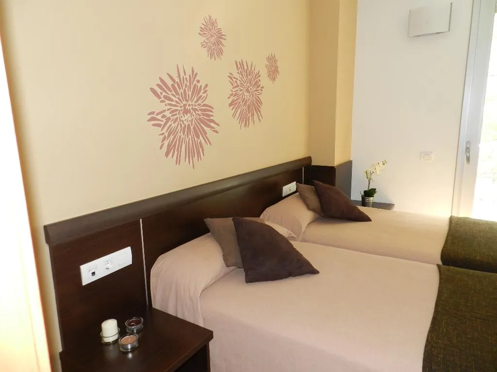 APARTMENT CAPACITY 6 Room, Travessera Parc Guell Apartamentos, Barcelona