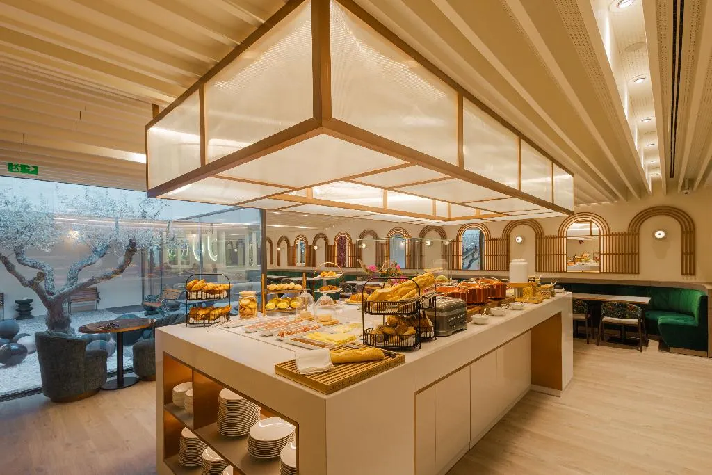 Restaurant, Luster Hotel, Lisbon