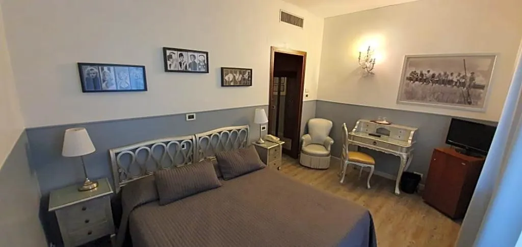 DOUBLE STANDARD Room, Admiral Hotel, Milan