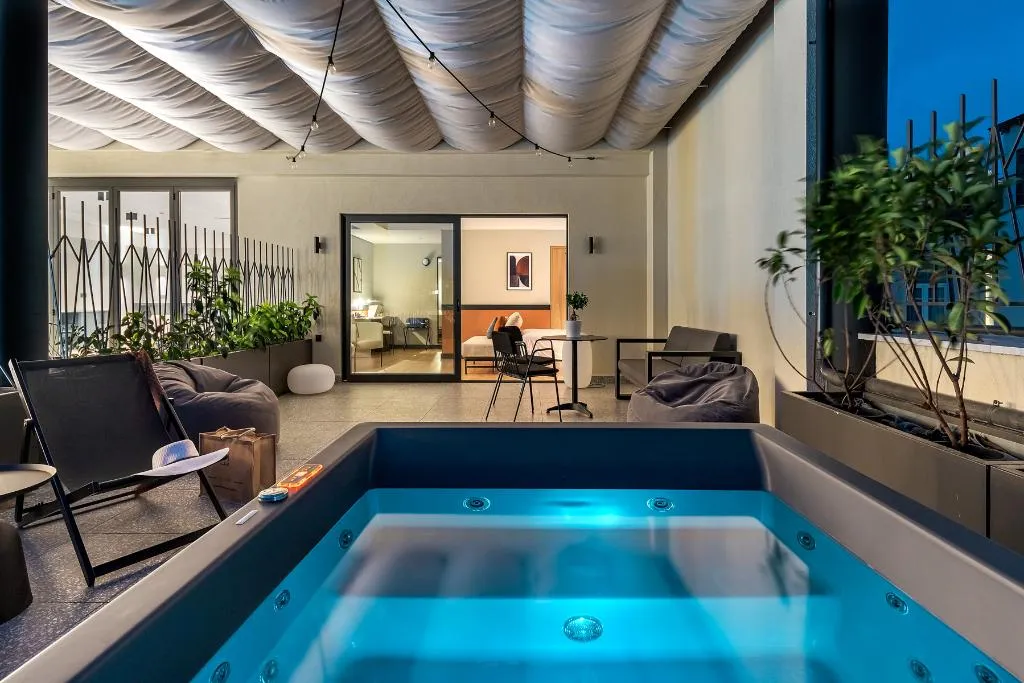 SUITE WITH JACUZZI Room, Thirtynine Urban Stay, Halkidiki