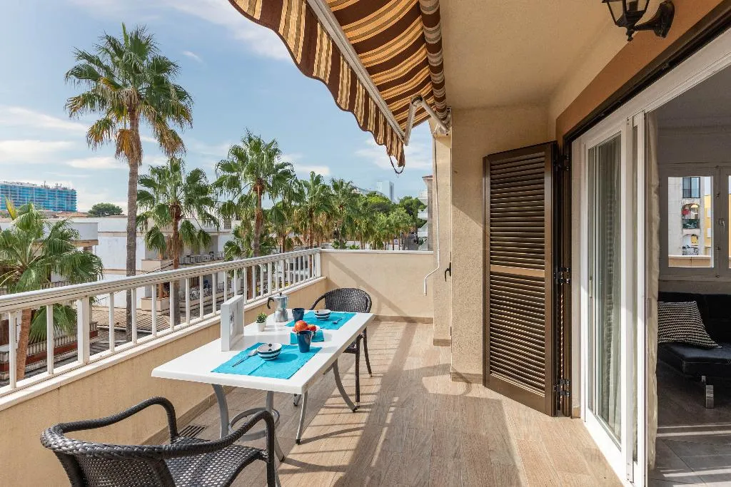 APARTMENT SUPERIOR WITH TERRACE Room, Acapulco Apartments, Majorca