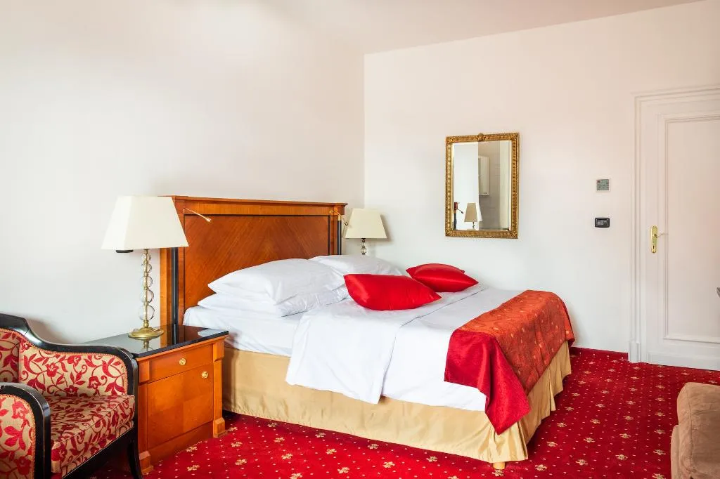 DOUBLE SUPERIOR Room, Residence Leon D'Oro, Prague