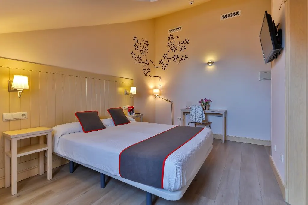 DOUBLE SUPERIOR Room, OYO Hostal La Chata, Madrid