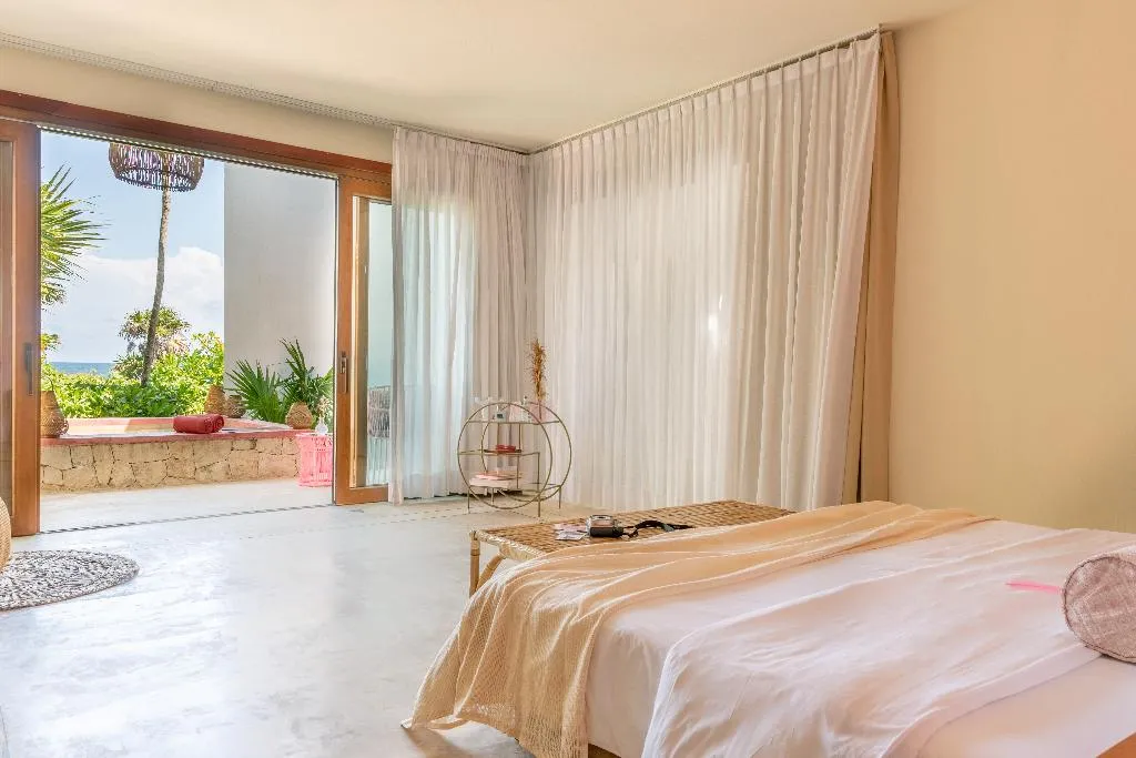 Room ONE BEDROOM WITH AIR CONDITIONING Room, Mi Amor by La Zebra, an SLH Hotel, Cancun Area