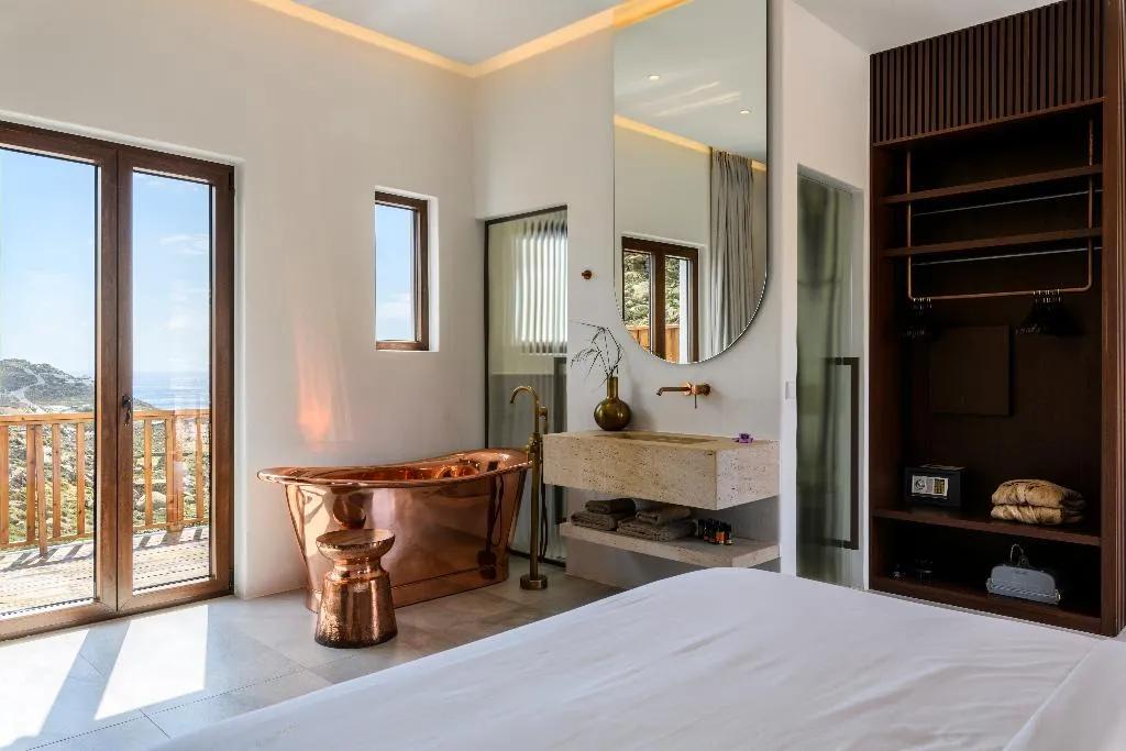 DOUBLE SUPERIOR SEA VIEW Room, Charisma Hotel And Wellness Suites, Mykonos