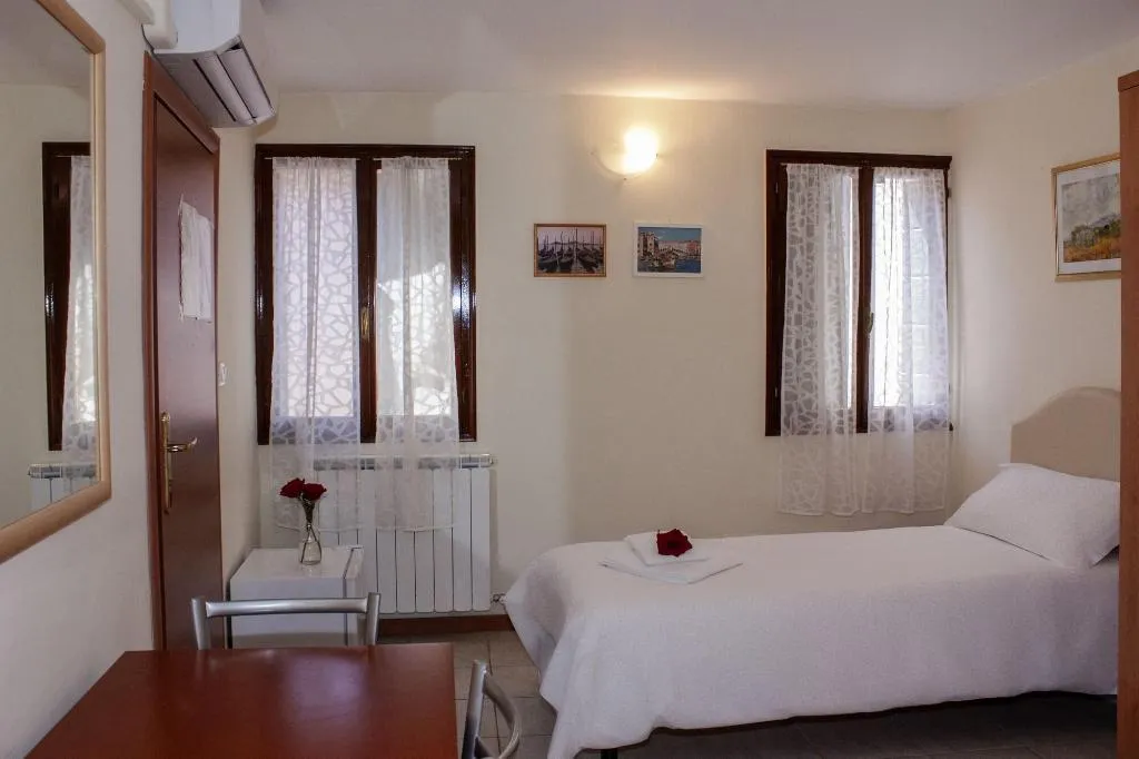 Room, Ai Tre Ponti, Venice
