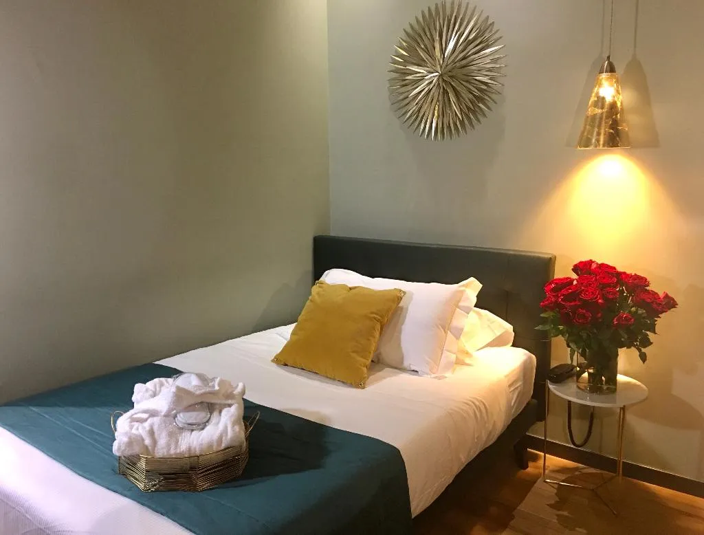 SINGLE DELUXE Room, Intomilan Aparthotel Galleria Duomo, Milan