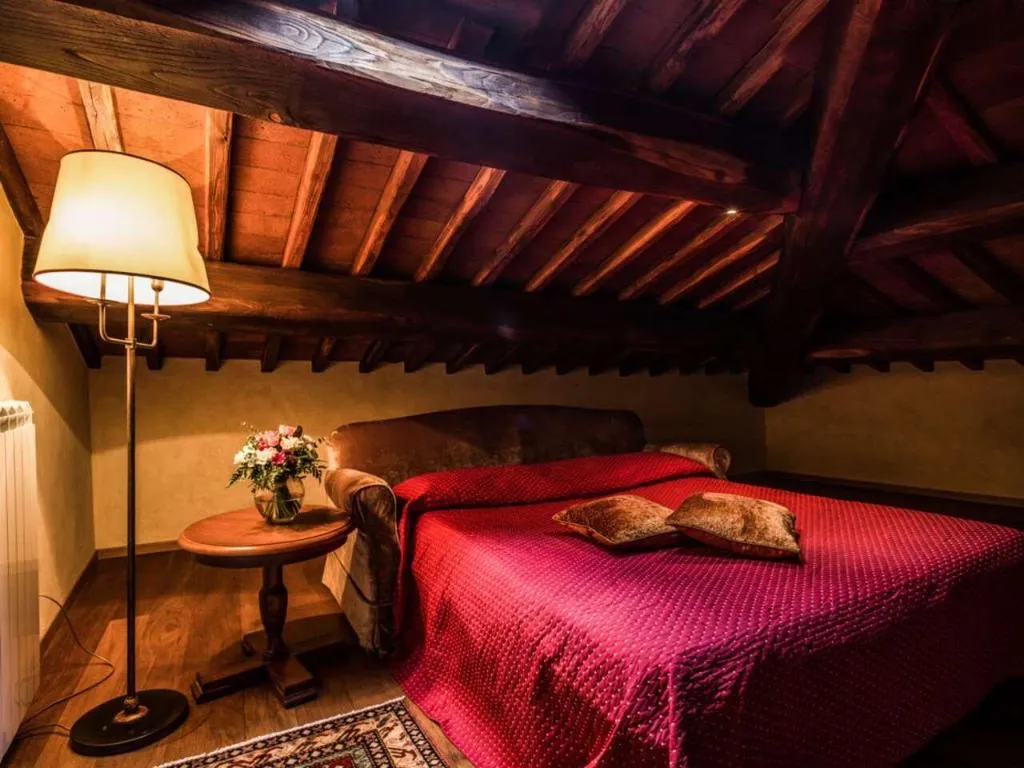 Room, Palazzo San Niccolo, Florence