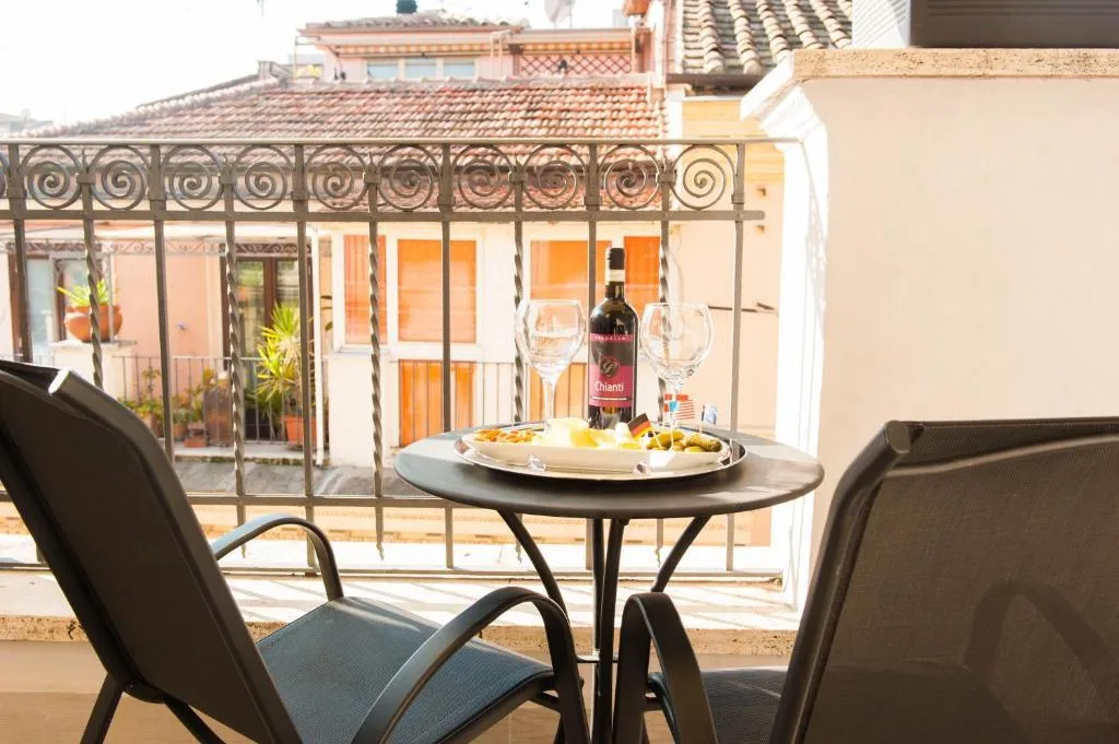 Double or Twin DELUXE WITH BALCONY Room, Relais Trevi 95 Boutique Hotel, Rome