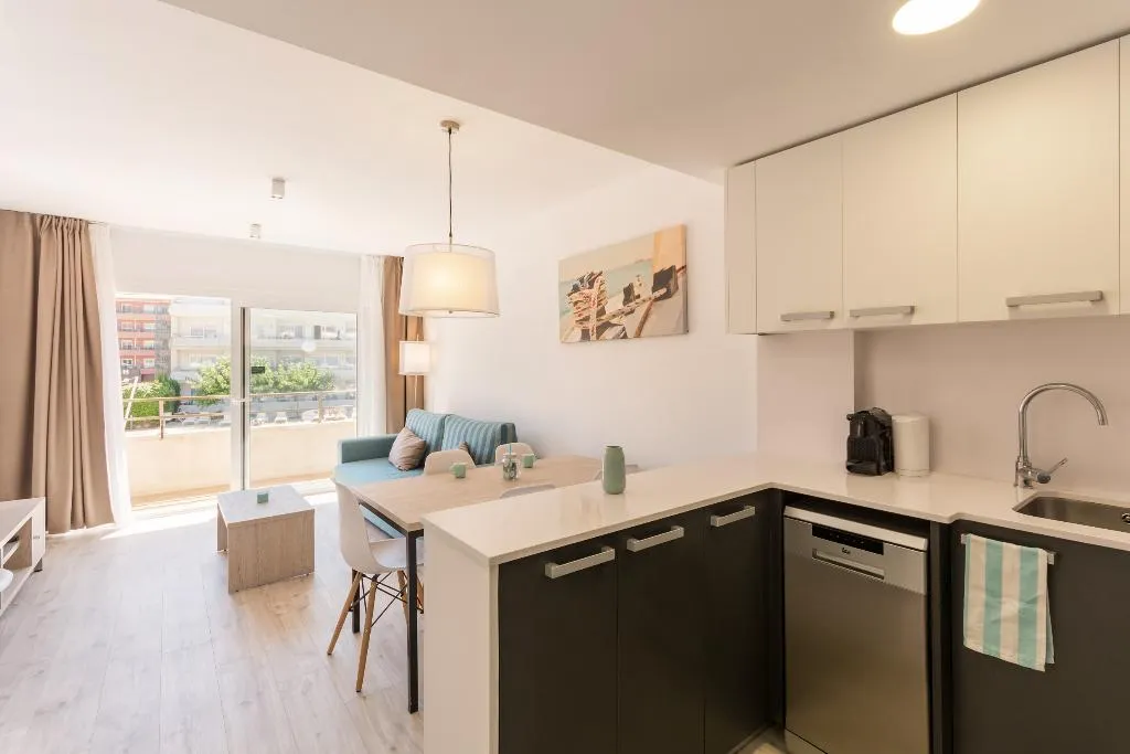 APARTMENT CAPACITY 6 TWO BEDROOMS Room, Pierre & Vacances Estartit Playa, Costa Brava