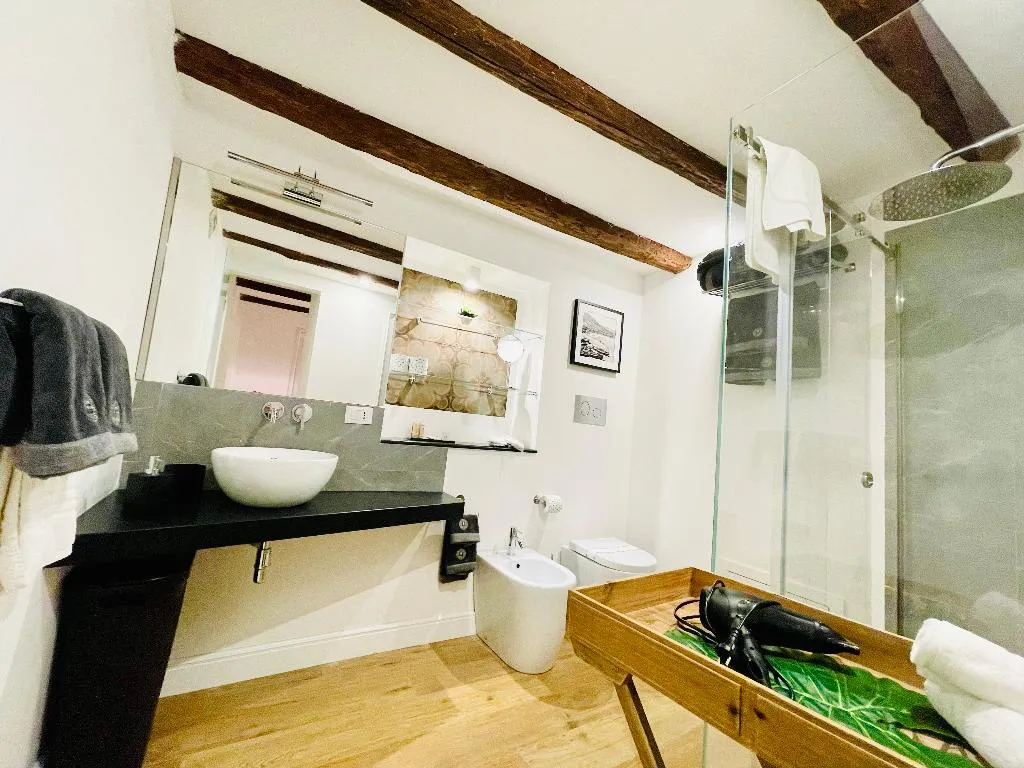 SUITE CAPACITY 3 Room, Palazzo del Poeta - Dimora Contemporanea, Palermo