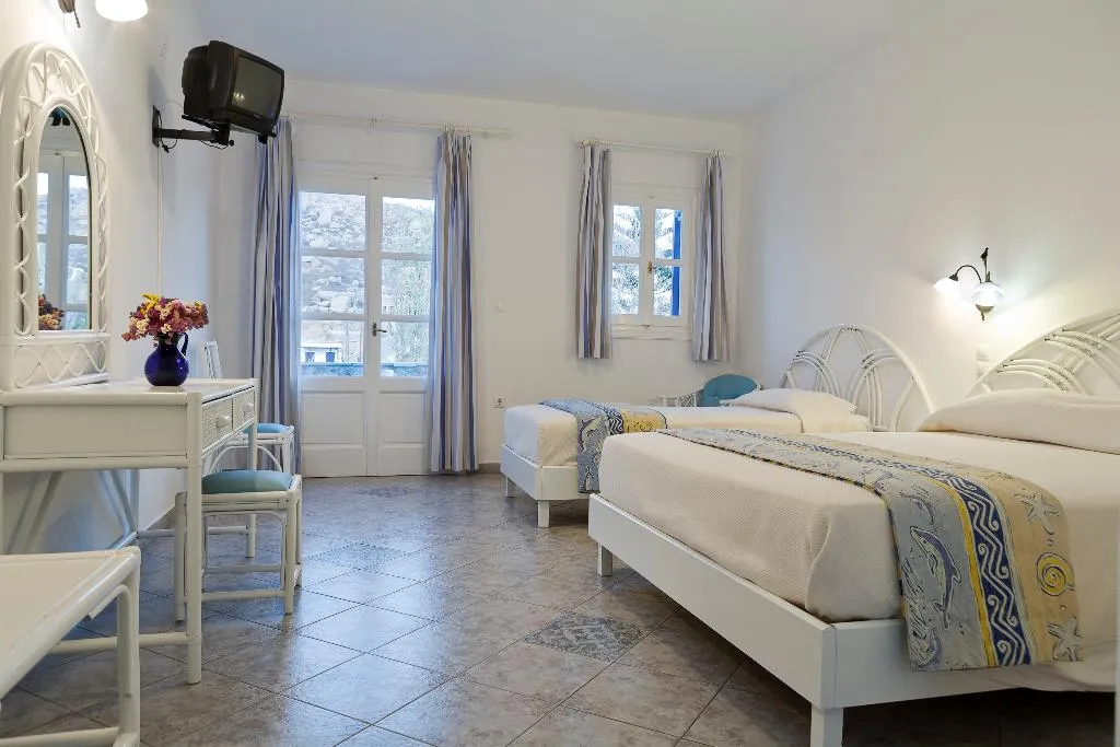 TRIPLE SUPERIOR Room, Kamari Hotel, Mykonos