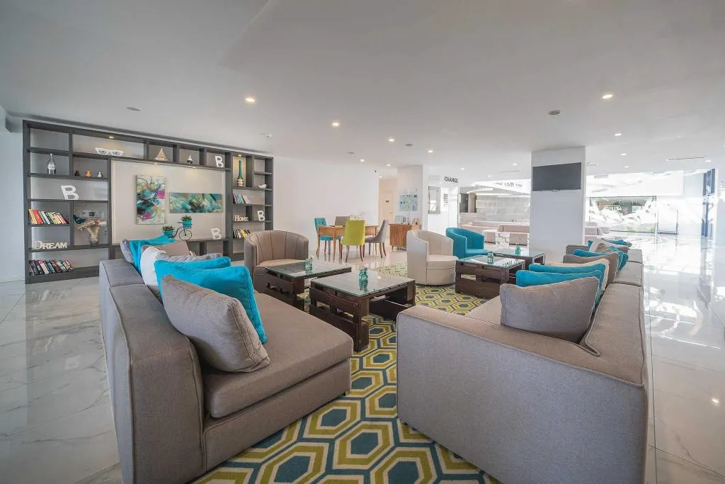 Lobby, Sentido Marea, Varna