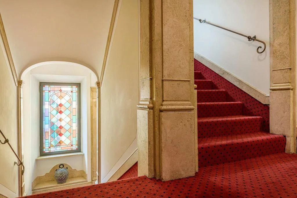 Lobby, Sant'Anna, Rome