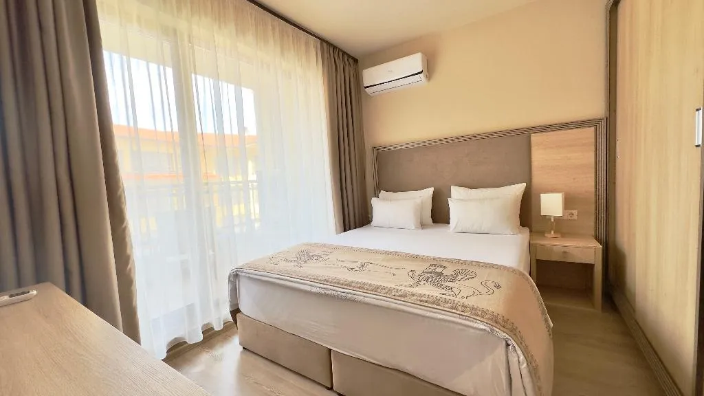 SUITE TWO BEDROOMS ONE BATHROOM Room, Argisht Partez, Varna