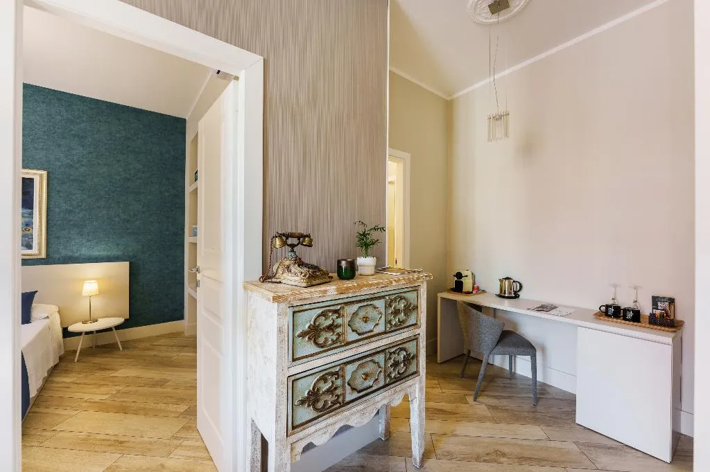JUNIOR SUITE CITY VIEW Room, It's Room Naples, Naples