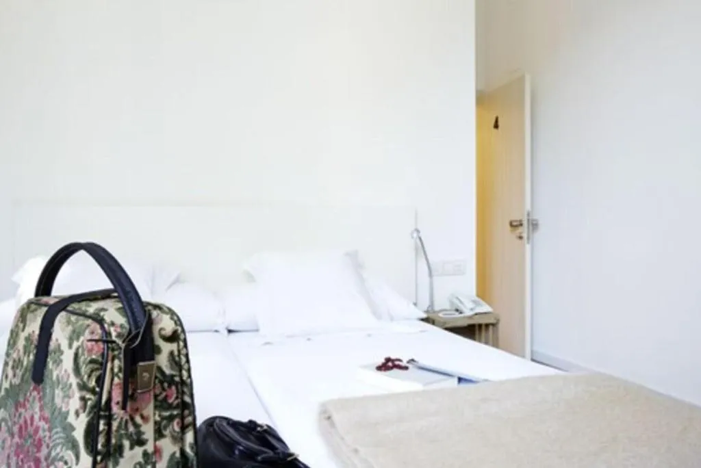 Room, Som Nit Born, Barcelona