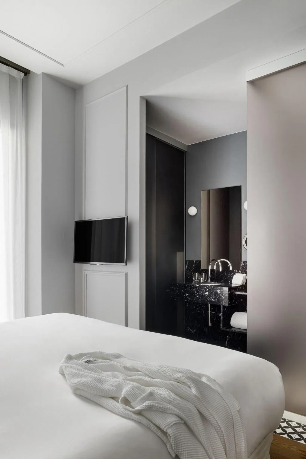 DOUBLE STANDARD Room, Totem Madrid, Madrid