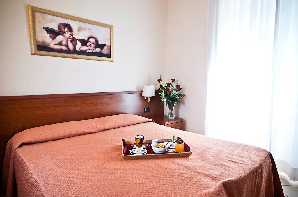 Double or Twin STANDARD Room, Priscilla, Rome