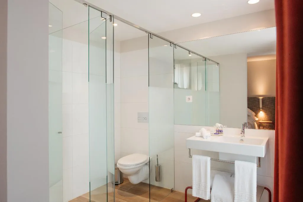 SINGLE PREMIUM Room, The Editory House Ribeira Hotel, Porto