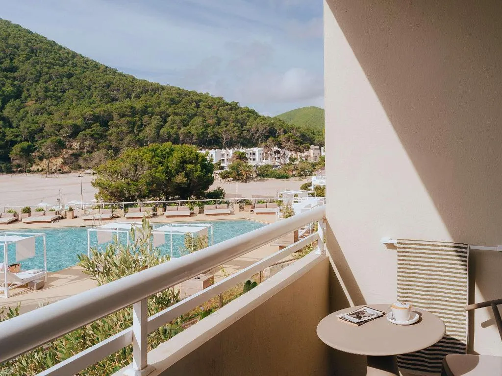 DOUBLE SUPERIOR POOL VIEW Room, HYDE Hotel Ibiza, Ibiza