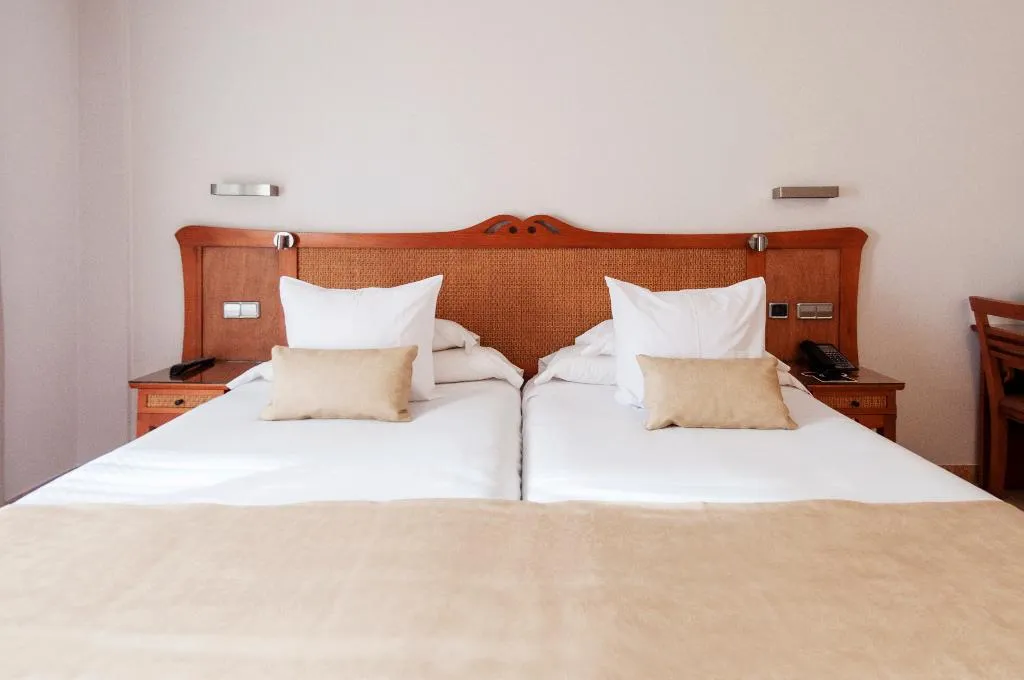 TWIN POOL VIEW Room, Hotel La Laguna Spa & Golf, Costa Blanca