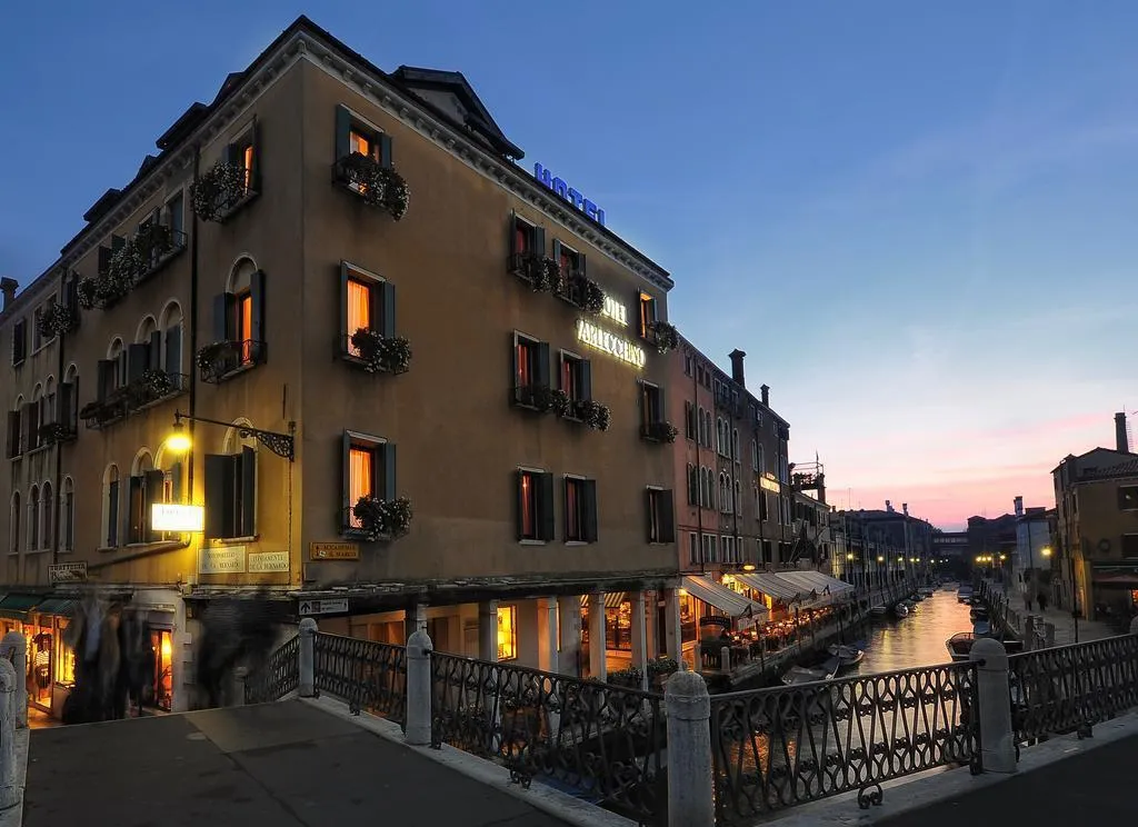 General view, Arlecchino, Venice