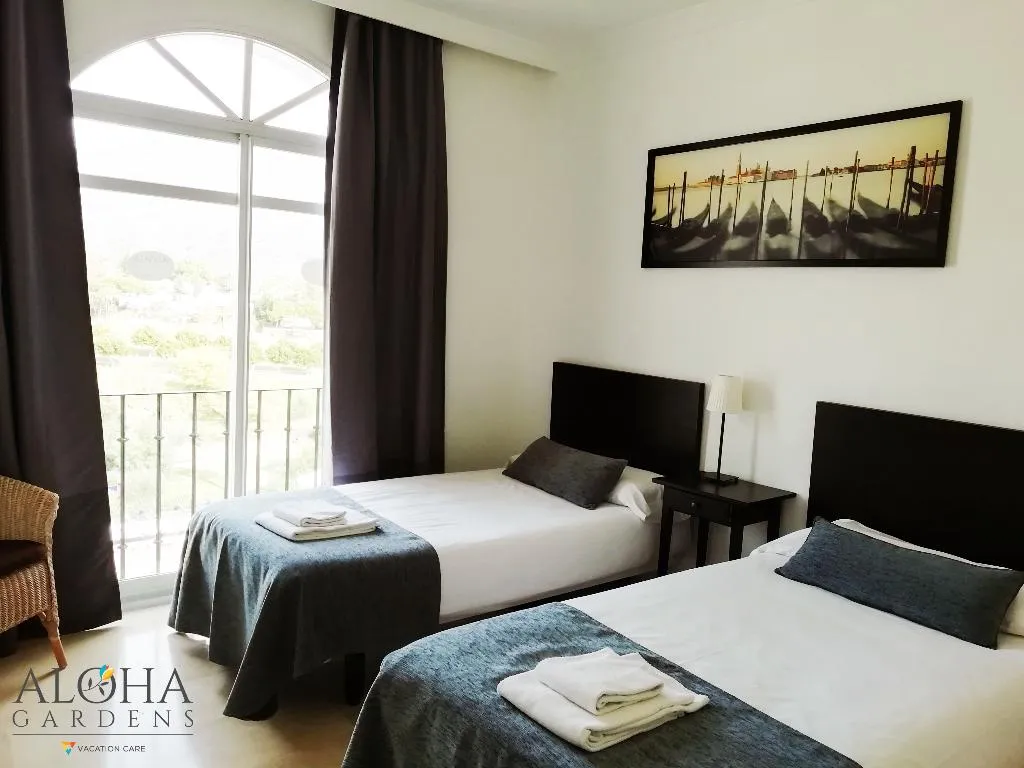 APARTMENT THREE BEDROOMS Room, Aloha Gardens, Costa Del Sol