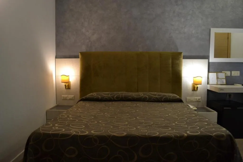 Double or Twin SUPERIOR Room, Galileo, Rome