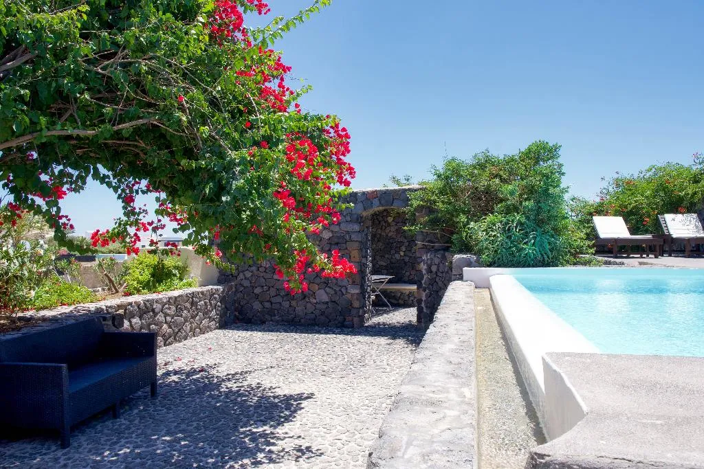VILLA THREE BEDROOMS WITH PRIVATE POOL Room, Santorini Heritage Villas & Mansions, Santorini