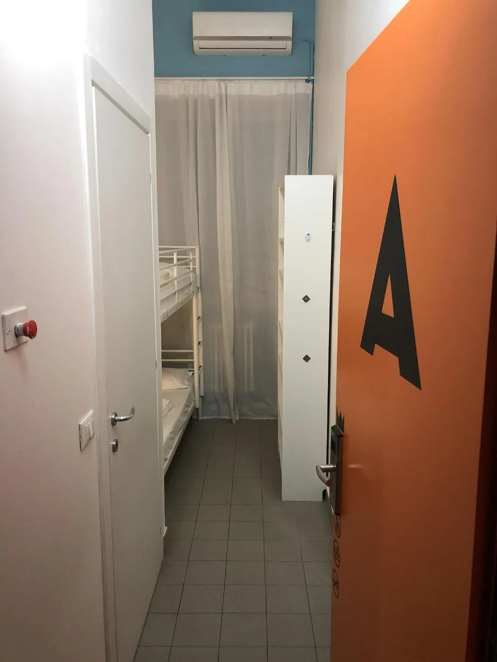 Room, Queen Hostel, Milan