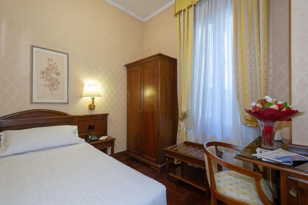 SINGLE CLASSIC Room, Hotel Boccaccio, Florence